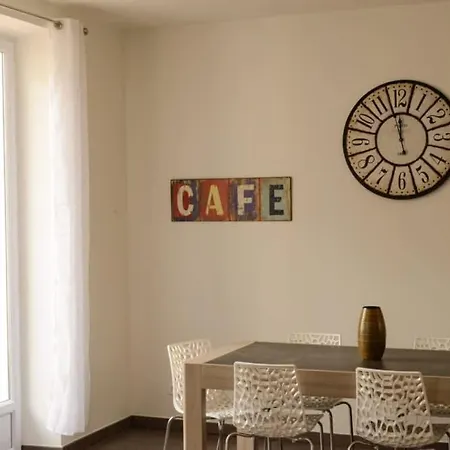 Hype-center Balcony 3br Ac Near Tram For6 Guests Nice