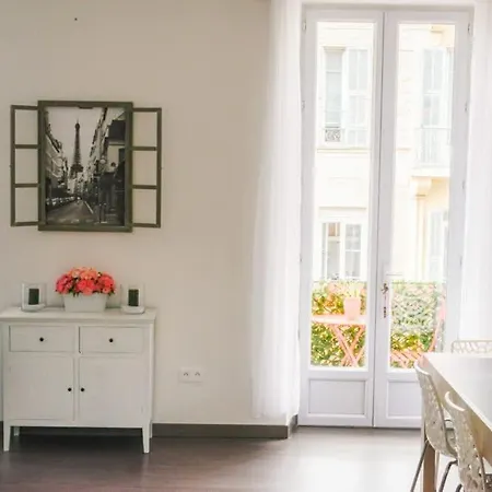 Lejlighed Hype-center Balcony 3br Ac Near Tram For6 Guests