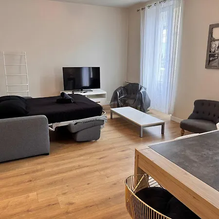 Hype-center Balcony 3br Ac Near Tram For6 Guests * Nice